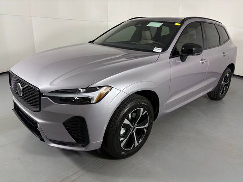 New 2026 Volvo XC60 B5 Core AWD/4WD image 3