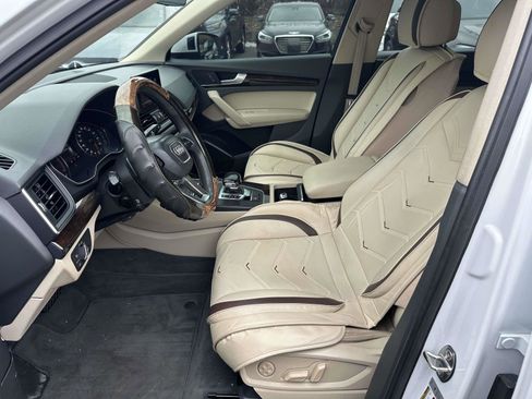 Used 2019 Audi Q5 2.0T Premium w/ Convenience Package AWD/4WD image 14