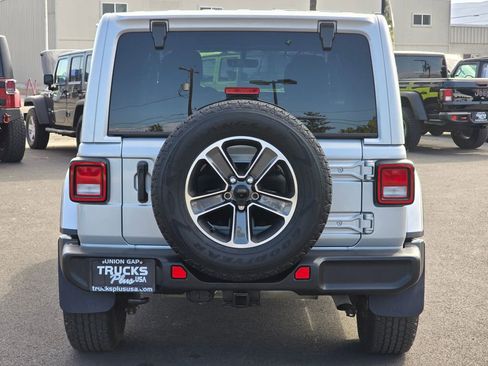 Used 2023 Jeep Wrangler Sahara w/ Cold Weather Group image 4