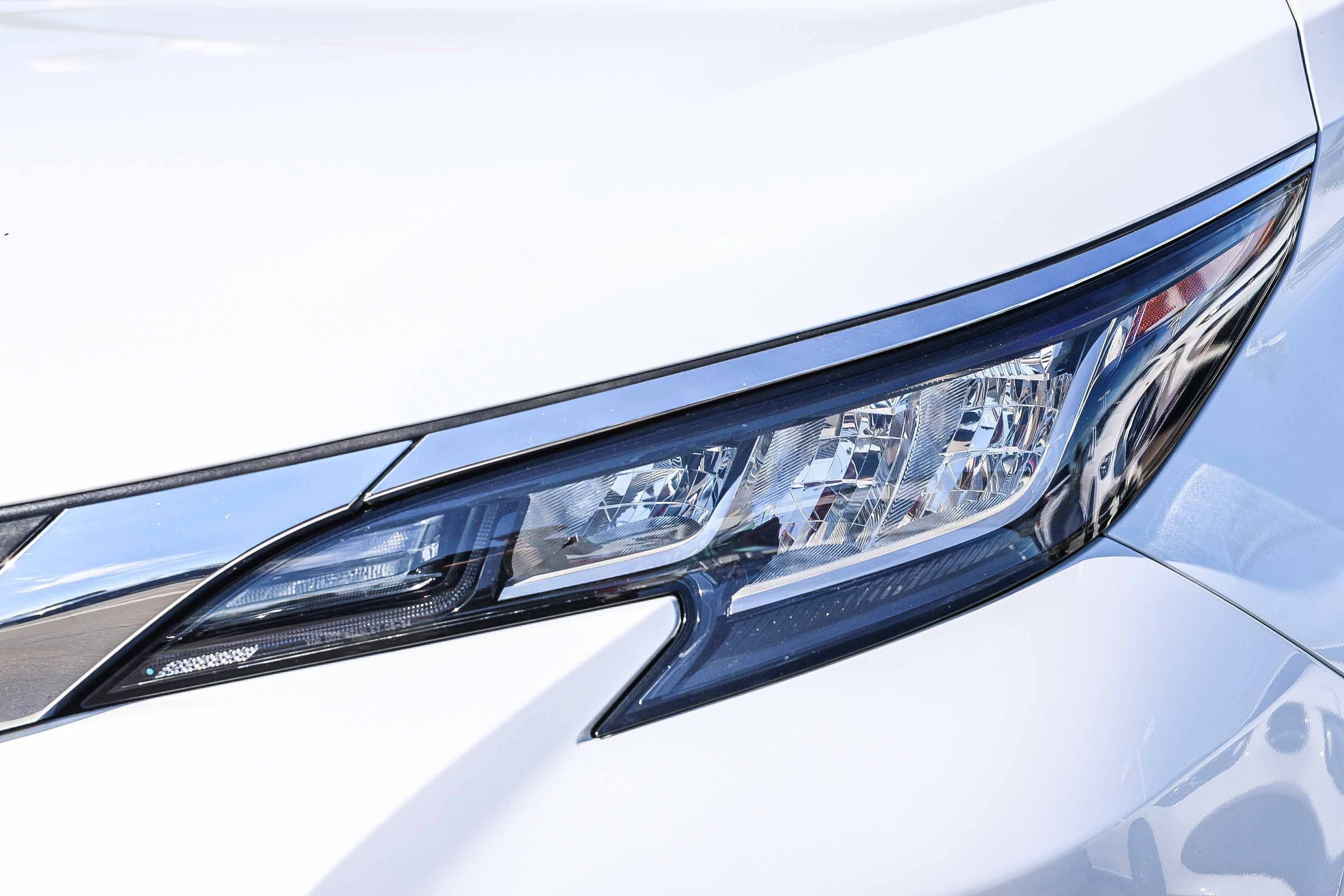 Used 2022 Toyota Sienna XLE w/ XLE Plus Package FWD image 25