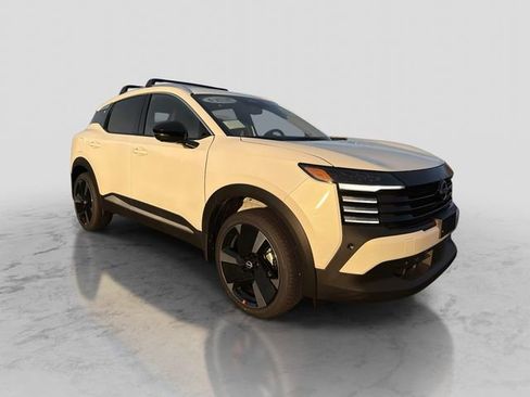 New 2026 Nissan Kicks SR w/ Cold Weather Package image 2