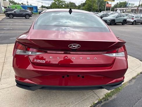 Used 2023 Hyundai Elantra SEL w/ Convenience Package FWD image 17