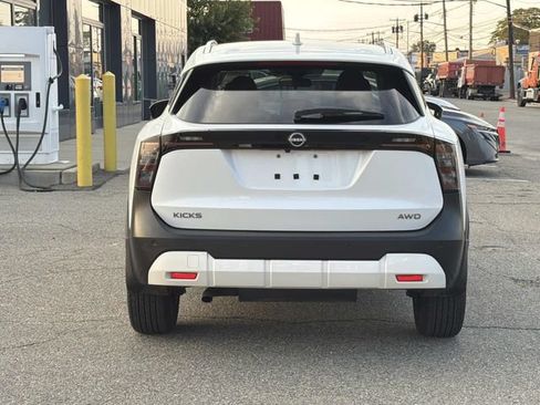 Used 2025 Nissan Kicks SV w/ SV Premium Package AWD/4WD image 6