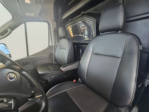 Used 2022 Ford E-Transit Medium Roof RWD image 35