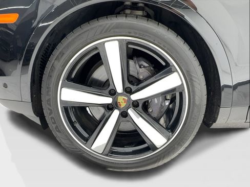 Used 2024 Porsche Cayenne Coupe AWD/4WD image 11
