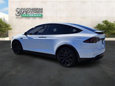 Used 2022 Tesla Model X image 3