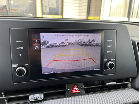 Used 2025 Kia Sportage LX FWD image 22