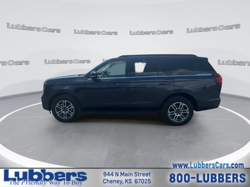 Used 2025 Ford Expedition Active AWD/4WD image 5