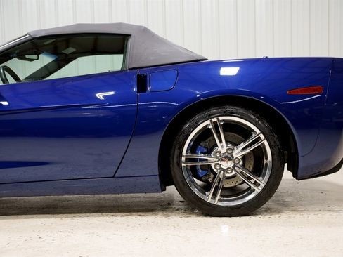 Used 2005 Chevrolet Corvette Convertible w/ Preferred Equipment Group image 4