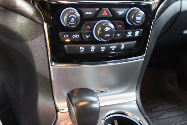 Used 2020 Jeep Grand Cherokee Altitude AWD/4WD image 19