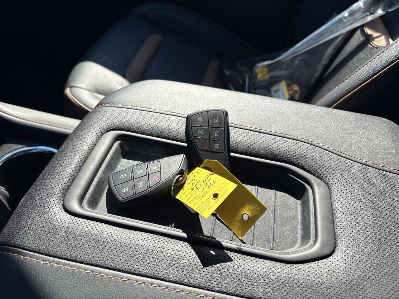 Used 2024 GMC Yukon AT4 w/ AT4 Premium Package AWD/4WD image 30