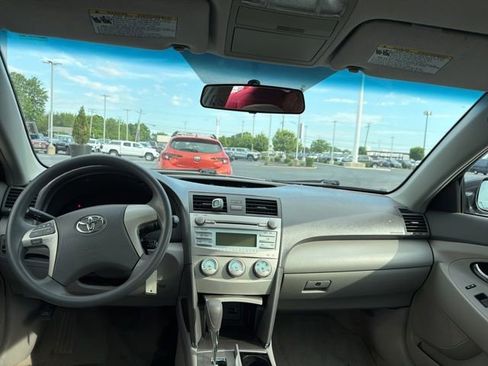 Used 2009 Toyota Camry LE FWD image 11