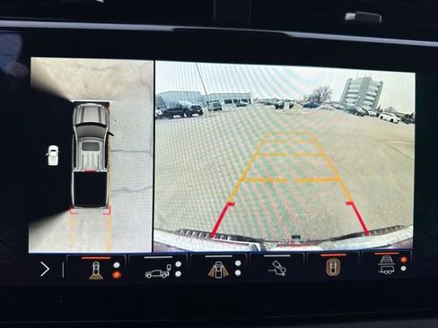 Used 2024 GMC Sierra 1500 AT4 w/ AT4 Premium Package image 3