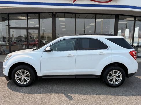 Used 2017 Chevrolet Equinox LT w/ Convenience Package FWD image 2