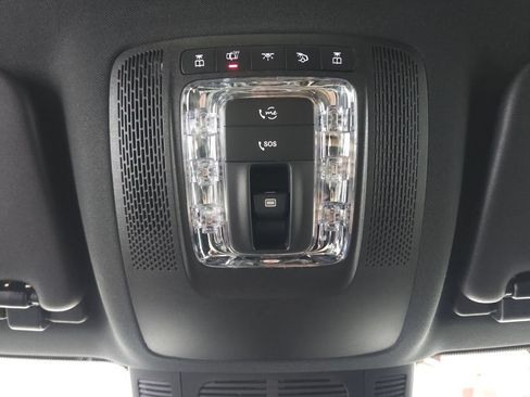 Used 2025 Mercedes-Benz GLE 450e 4MATIC image 25
