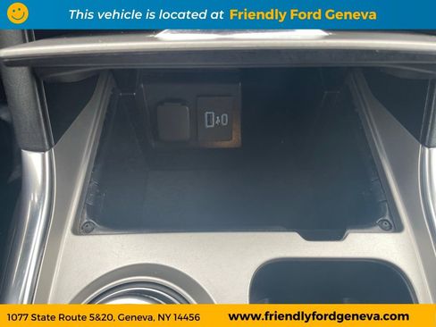 Used 2022 Ford Explorer XLT w/ Equipment Group 202A AWD/4WD image 24