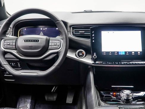 Used 2024 Jeep Wagoneer L Series II w/ Flexible Seating Group image 16