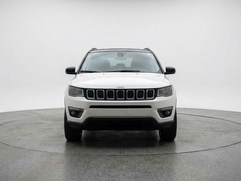 Used 2025 Jeep Compass Limited image 2