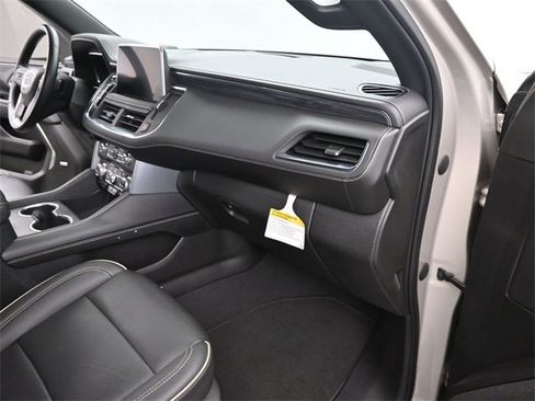 Used 2023 GMC Yukon XL SLT image 19