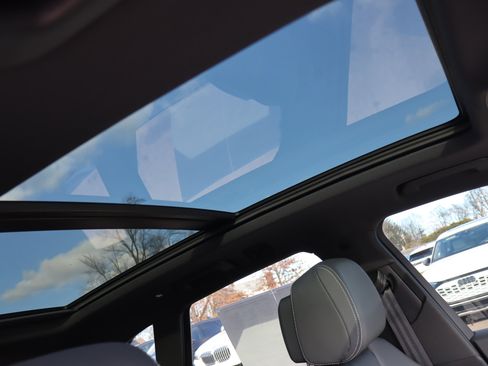 Used 2025 Audi Q5 e Premium Plus image 15