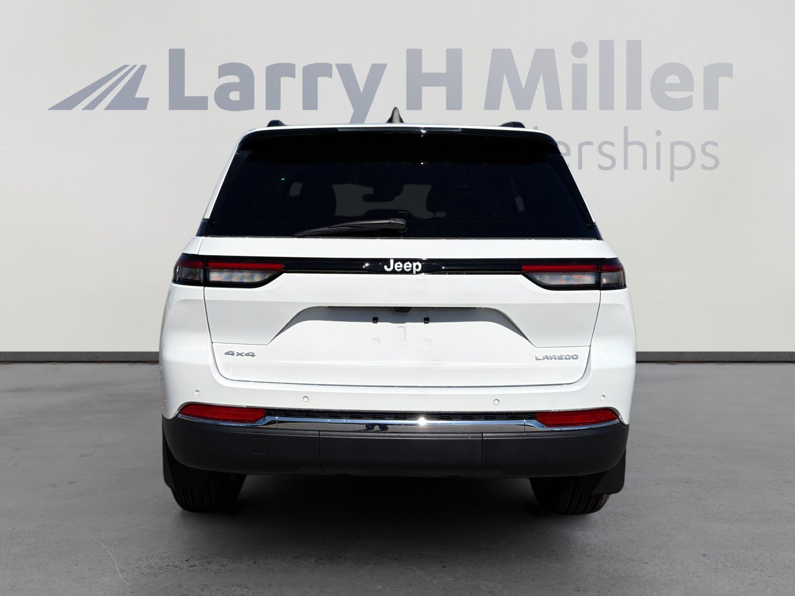 New 2026 Jeep Grand Cherokee Laredo X AWD/4WD image 5