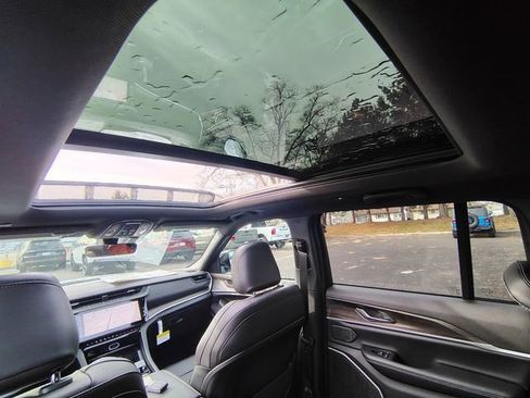 New 2026 Jeep Grand Cherokee Limited image 30