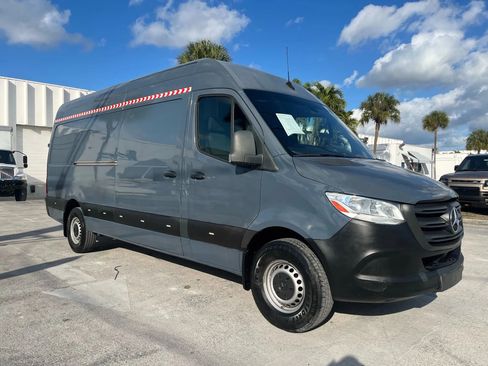 Used 2019 Mercedes-Benz Sprinter 170 image 1