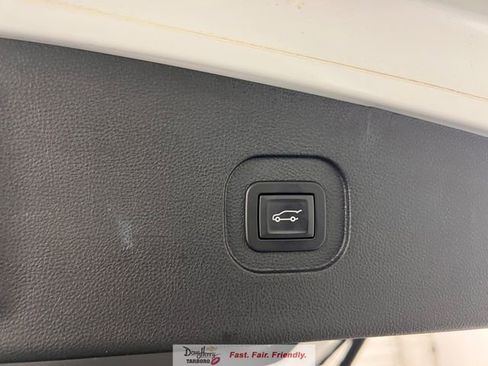 Used 2016 Chevrolet Equinox LTZ w/ Enhanced Convenience Package image 33