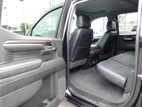 Used 2023 Chevrolet Silverado 1500 LT AWD/4WD image 18