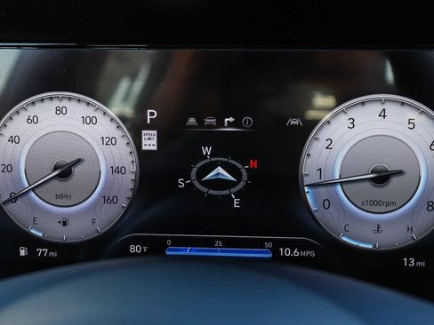 New 2026 Hyundai Elantra Limited FWD image 32