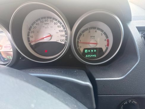 Used 2008 Dodge Grand Caravan SXT FWD image 1