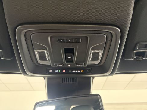Used 2024 GMC Sierra 1500 AT4 w/ AT4 Carbonpro Edition AWD/4WD image 18