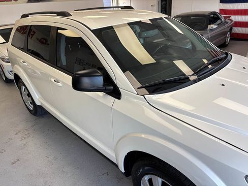 Used 2016 Dodge Journey SE w/ Flexible Seating Group FWD image 3