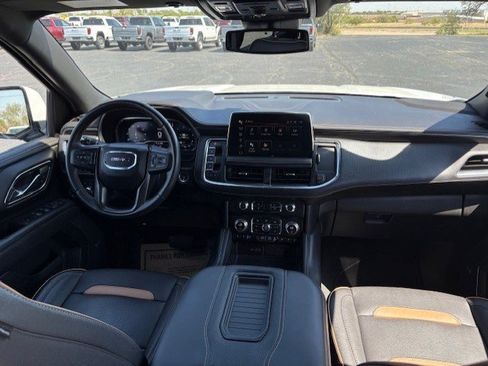 Used 2023 GMC Yukon AT4 w/ Technology Package image 12