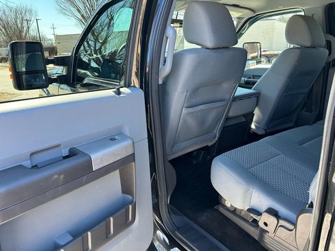 Used 2011 Ford F250 XLT w/ XLT Premium Pkg image 12