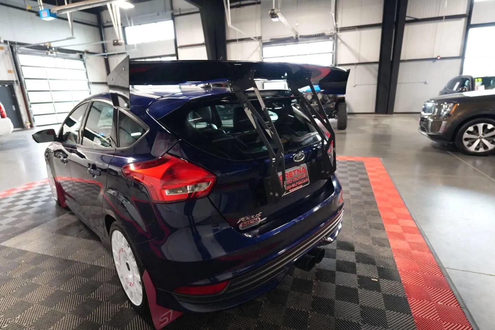 Used 2017 Ford Focus ST w/ Equipment Group 401A FWD image 32