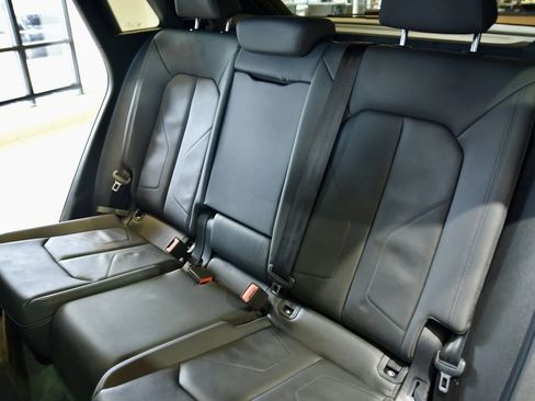 Used 2024 Audi Q3 2.0T Premium image 20