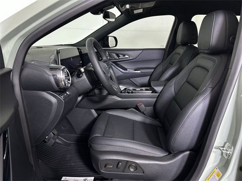 New 2026 Chevrolet Equinox LT w/ Convenience Package II image 19