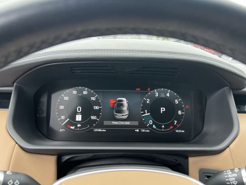 Certified 2023 Land Rover Discovery Metropolitan Edition AWD/4WD image 23