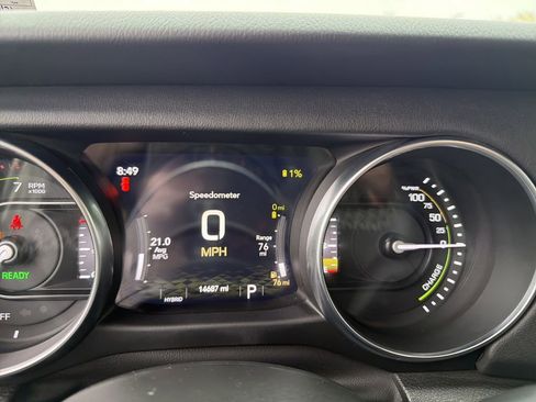 Used 2023 Jeep Wrangler Unlimited Sahara w/ Cold Weather Group AWD/4WD image 23