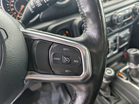Used 2021 Jeep Wrangler Unlimited Sahara AWD/4WD image 16