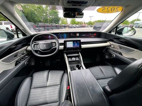 Used 2025 Lincoln Nautilus Reserve AWD/4WD image 20