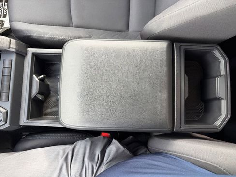 Used 2025 Toyota Tacoma SR image 23