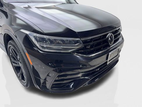 Used 2023 Volkswagen Tiguan SE R-Line image 17