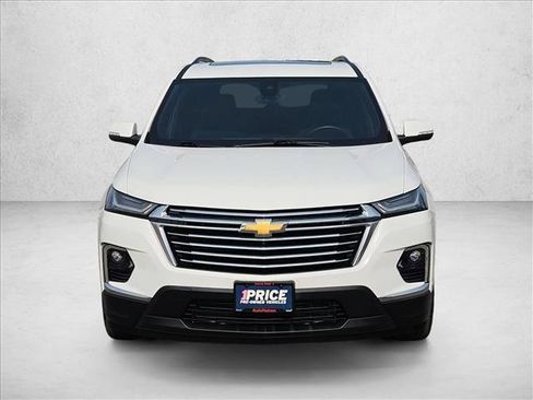 Used 2023 Chevrolet Traverse LT w/ LT Premium Package AWD/4WD image 2