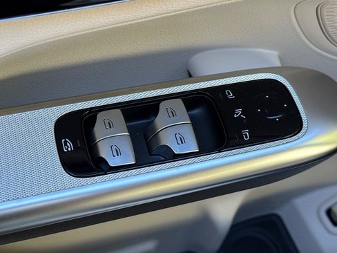 New 2026 Mercedes-Benz GLC 300 image 23