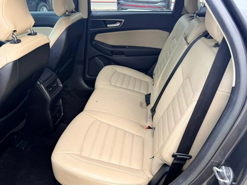Used 2017 Ford Edge SEL w/ Equipment Group 201A AWD/4WD image 18