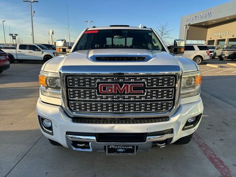 Used 2019 GMC Sierra 3500 Denali w/ Duramax Plus Package image 8