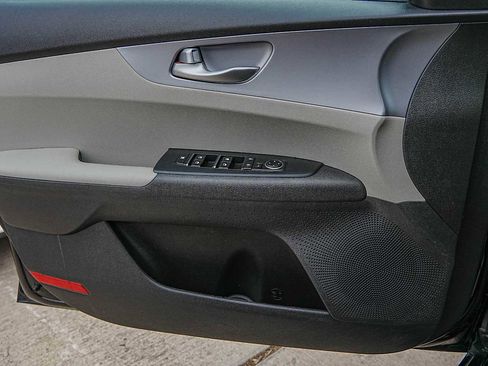 Certified 2023 Kia Forte LXS image 22