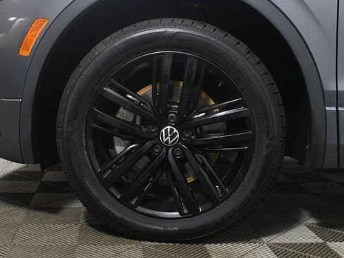Used 2022 Volkswagen Tiguan SE R-Line AWD/4WD image 12